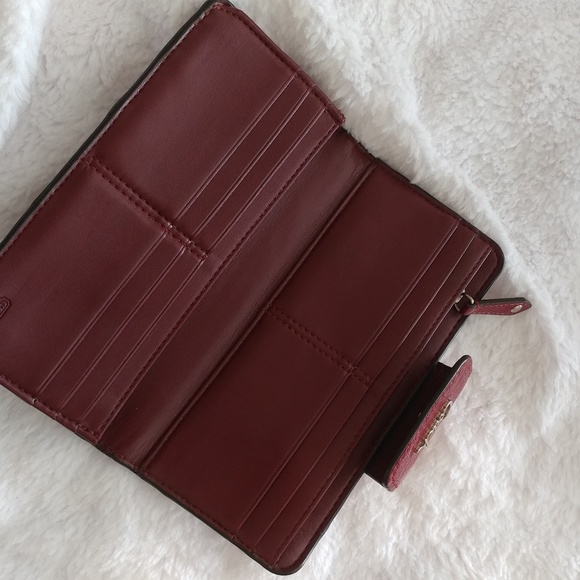 Authentic Coach Patent Leather Wallet - Picture 4 of 4
